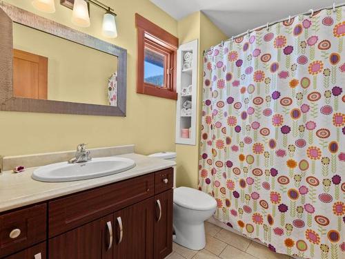 2565 Mountain View Drive, Sun Peaks, BC - Indoor Photo Showing Bathroom