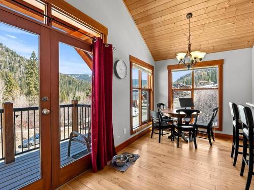 2565 Mountain View Drive, Sun Peaks, BC - Indoor Photo Showing Dining Room
