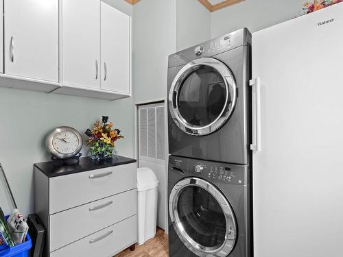 2715 Fraser Road, North Shuswap, BC - Indoor Photo Showing Laundry Room