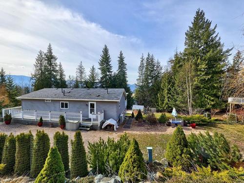 2715 Fraser Road, North Shuswap, BC - Outdoor