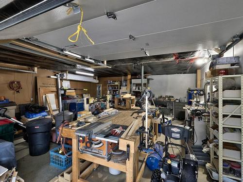 2715 Fraser Road, North Shuswap, BC - Indoor Photo Showing Garage