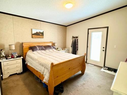 2581 Spring Bank Ave, Merritt, BC - Indoor Photo Showing Bedroom