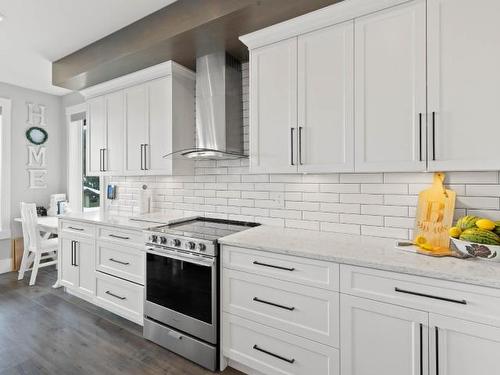 4157 Sundance Drive, Sun Peaks, BC - Indoor Photo Showing Kitchen With Upgraded Kitchen