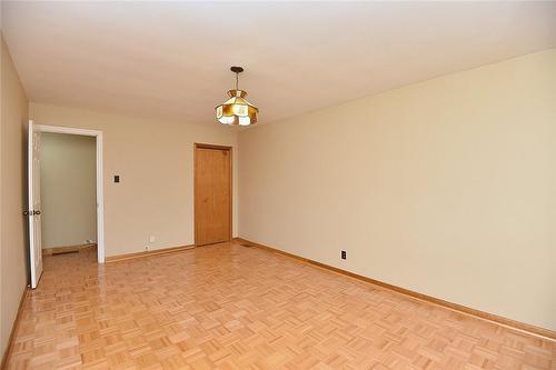 164 East 25Th Street, Hamilton, ON - Indoor Photo Showing Other Room
