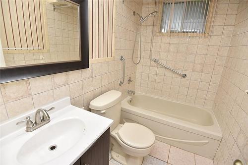 164 East 25Th Street, Hamilton, ON - Indoor Photo Showing Bathroom