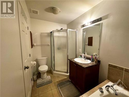 Ensuite Bathroom - 272 Macoun Circle, Ottawa, ON - Indoor Photo Showing Bathroom