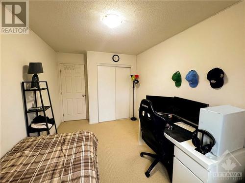 Bedroom-2 - 272 Macoun Circle, Ottawa, ON - Indoor Photo Showing Bedroom