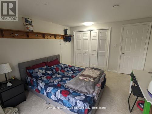 442 Rimosa Crt, Oshawa, ON - Indoor Photo Showing Bedroom