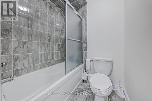 19 Peacock Trail, New Tecumseth, ON - Indoor Photo Showing Bathroom