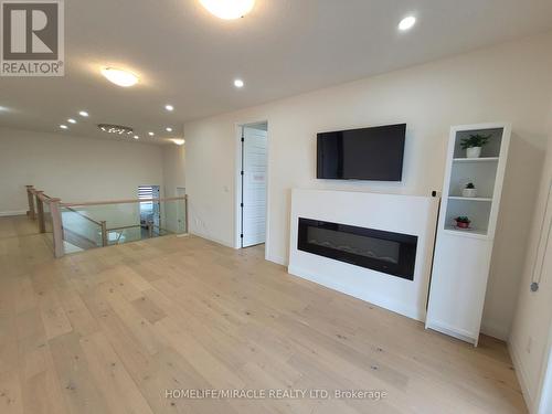 40 Grandville Circle, Brant, ON - Indoor With Fireplace