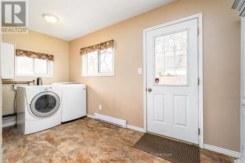14 Noble St, Halton Hills, ON - Indoor Photo Showing Laundry Room
