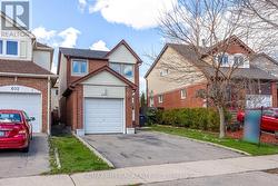 606 GALLOWAY CRES  Mississauga, ON L5C 3X1