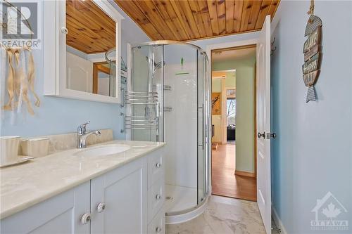 75 Fairhaven Lane, Maberly, ON - Indoor Photo Showing Bathroom