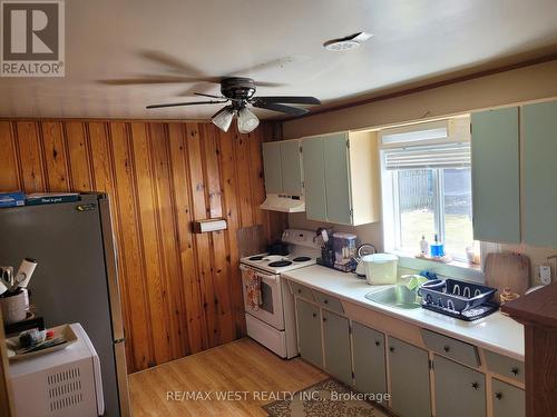 16 Fredrick Avenue, Tiny, ON - Indoor Photo Showing Kitchen