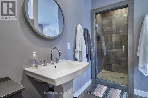 2269 Mccracken'S Landing Road, Douro-Dummer, ON - Indoor Photo Showing Bathroom