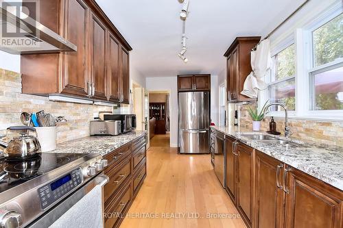 181 Abbott Boulevard, Cobourg, ON - Indoor Photo Showing Kitchen With Double Sink With Upgraded Kitchen