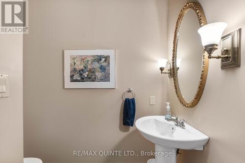 12 - 50 Gracefield Lane, Belleville, ON - Indoor Photo Showing Bathroom