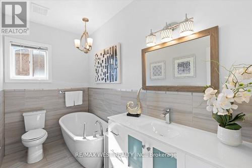 22 Ash Court, Brampton, ON - Indoor Photo Showing Bathroom