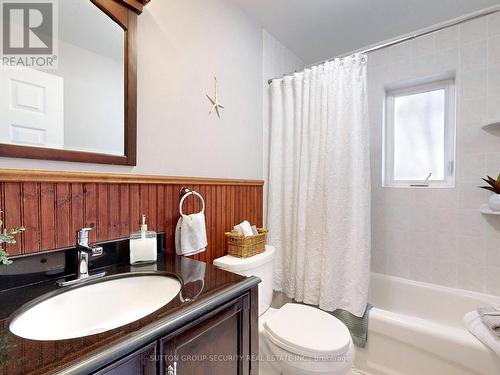 69 Roseland Dr, Toronto, ON - Indoor Photo Showing Bathroom