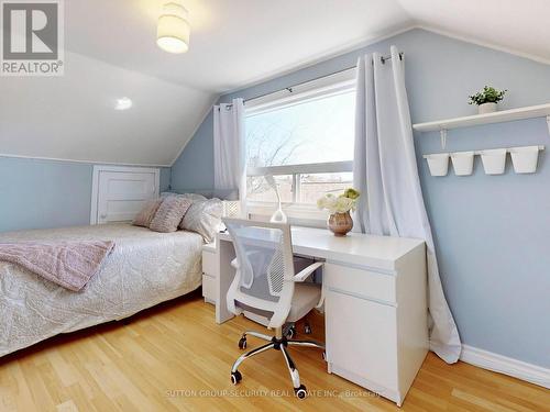 69 Roseland Dr, Toronto, ON - Indoor Photo Showing Bedroom
