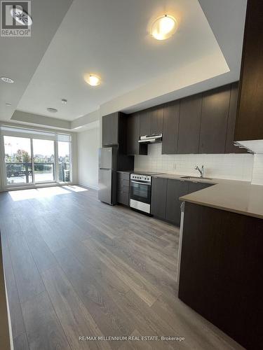 #212 -62 Sky Harbour Dr, Brampton, ON - Indoor Photo Showing Kitchen With Upgraded Kitchen