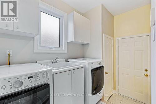 5100 Fallingbrook Drive, Mississauga, ON - Indoor Photo Showing Laundry Room