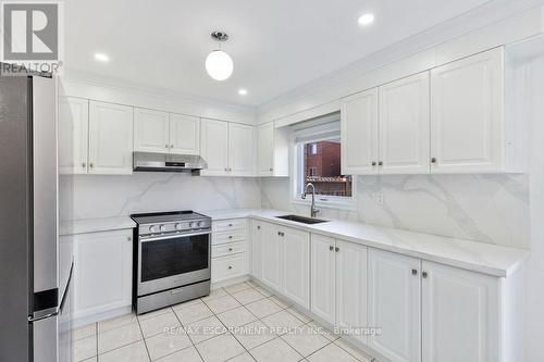 5100 Fallingbrook Dr, Mississauga, ON - Indoor Photo Showing Kitchen