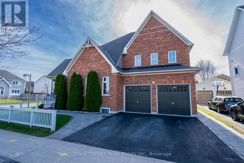 106 Montgomery Ave, Whitby, ON - Outdoor