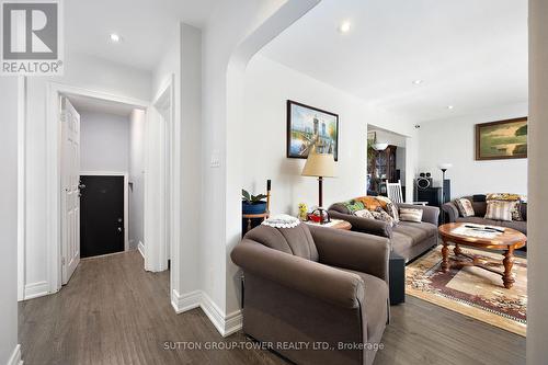 246 Epsom Downs Dr, Toronto, ON - Indoor Photo Showing Living Room