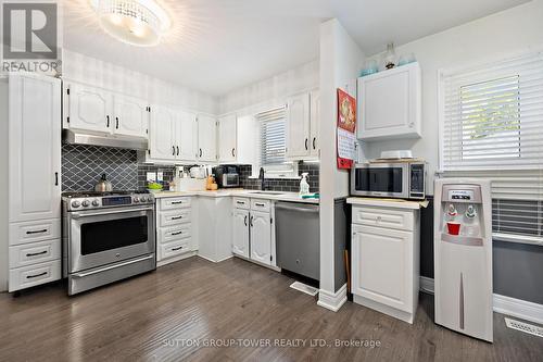 246 Epsom Downs Drive, Toronto, ON - Indoor Photo Showing Kitchen