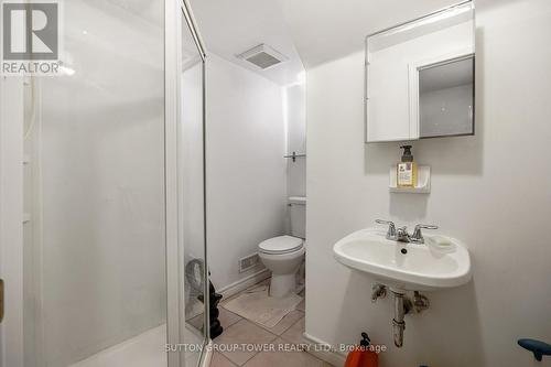 246 Epsom Downs Dr, Toronto, ON - Indoor Photo Showing Bathroom
