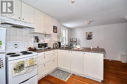 88 Spruce St, Aurora, ON - Indoor Photo Showing Kitchen