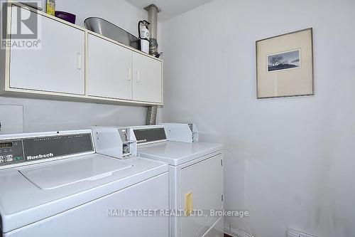88 Spruce Street, Aurora, ON - Indoor Photo Showing Laundry Room