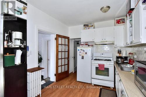 88 Spruce Street, Aurora, ON - Indoor Photo Showing Kitchen