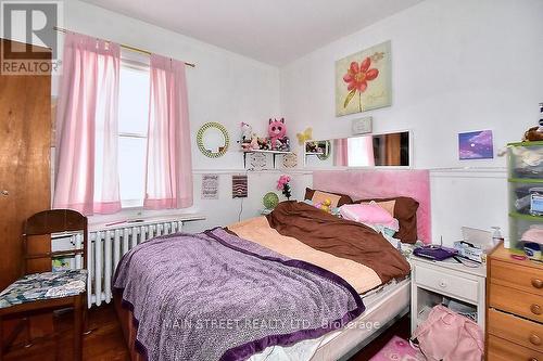 88 Spruce Street, Aurora, ON - Indoor Photo Showing Bedroom