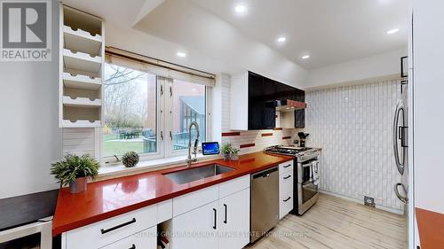#Th 23 -100 Arbors Lane, Vaughan, ON - Indoor Photo Showing Kitchen