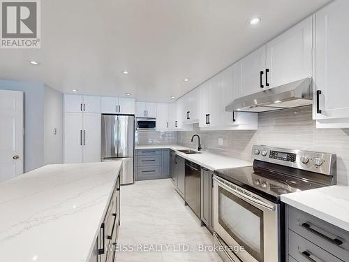 505 - 131 Beecroft Road, Toronto, ON - Indoor Photo Showing Kitchen With Double Sink With Upgraded Kitchen
