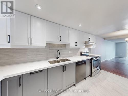 505 - 131 Beecroft Road, Toronto, ON - Indoor Photo Showing Kitchen With Double Sink With Upgraded Kitchen