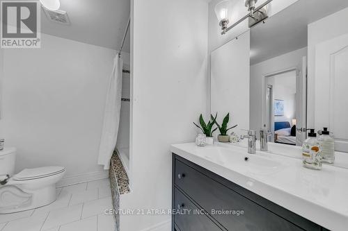 143 Silas Hill Dr, Toronto, ON - Indoor Photo Showing Bathroom
