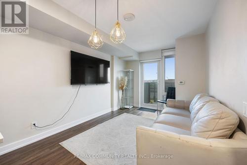 #313 -38 Monte Kwinter Crt, Toronto, ON - Indoor Photo Showing Living Room