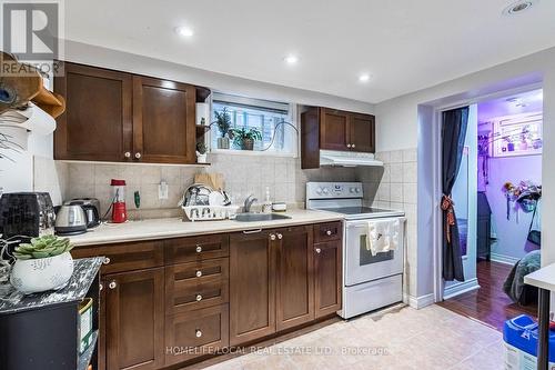 41 Rusholme Dr, Toronto, ON - Indoor Photo Showing Kitchen