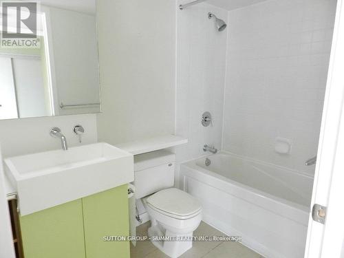523 - 15 Brunel Court, Toronto, ON - Indoor Photo Showing Bathroom