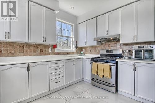 7 Delphinium Avenue, Richmond Hill, ON - Indoor Photo Showing Kitchen