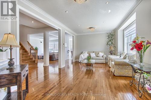 7 Delphinium Avenue, Richmond Hill, ON - Indoor Photo Showing Living Room