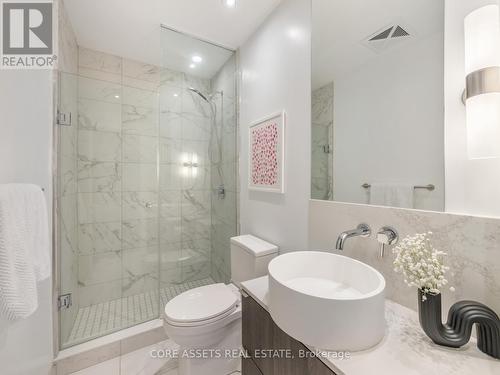 103 - 161 Roehampton Avenue, Toronto, ON - Indoor Photo Showing Bathroom