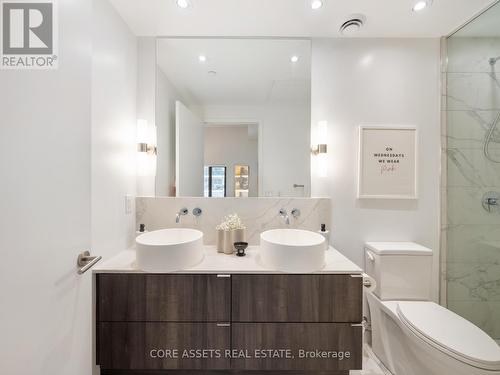 103 - 161 Roehampton Avenue, Toronto, ON - Indoor Photo Showing Bathroom