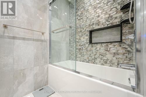 106 Alfred Paterson Dr, Markham, ON - Indoor Photo Showing Bathroom