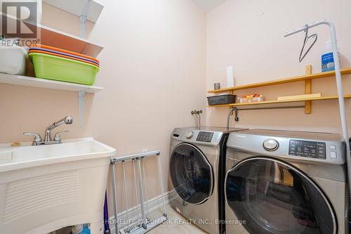 106 Alfred Paterson Dr, Markham, ON - Indoor Photo Showing Laundry Room
