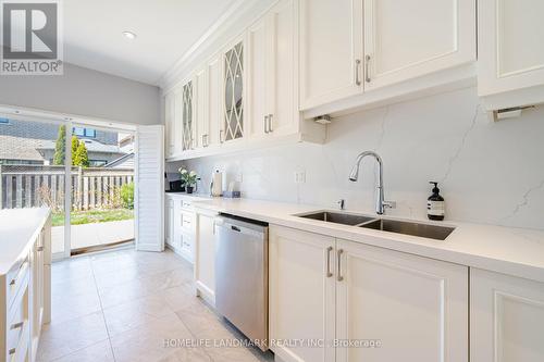 106 Alfred Paterson Dr, Markham, ON - Indoor Photo Showing Kitchen With Double Sink