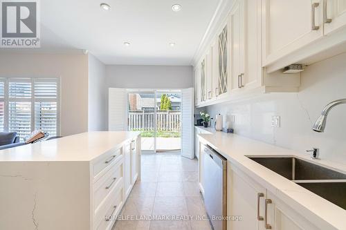 106 Alfred Paterson Dr, Markham, ON - Indoor Photo Showing Kitchen